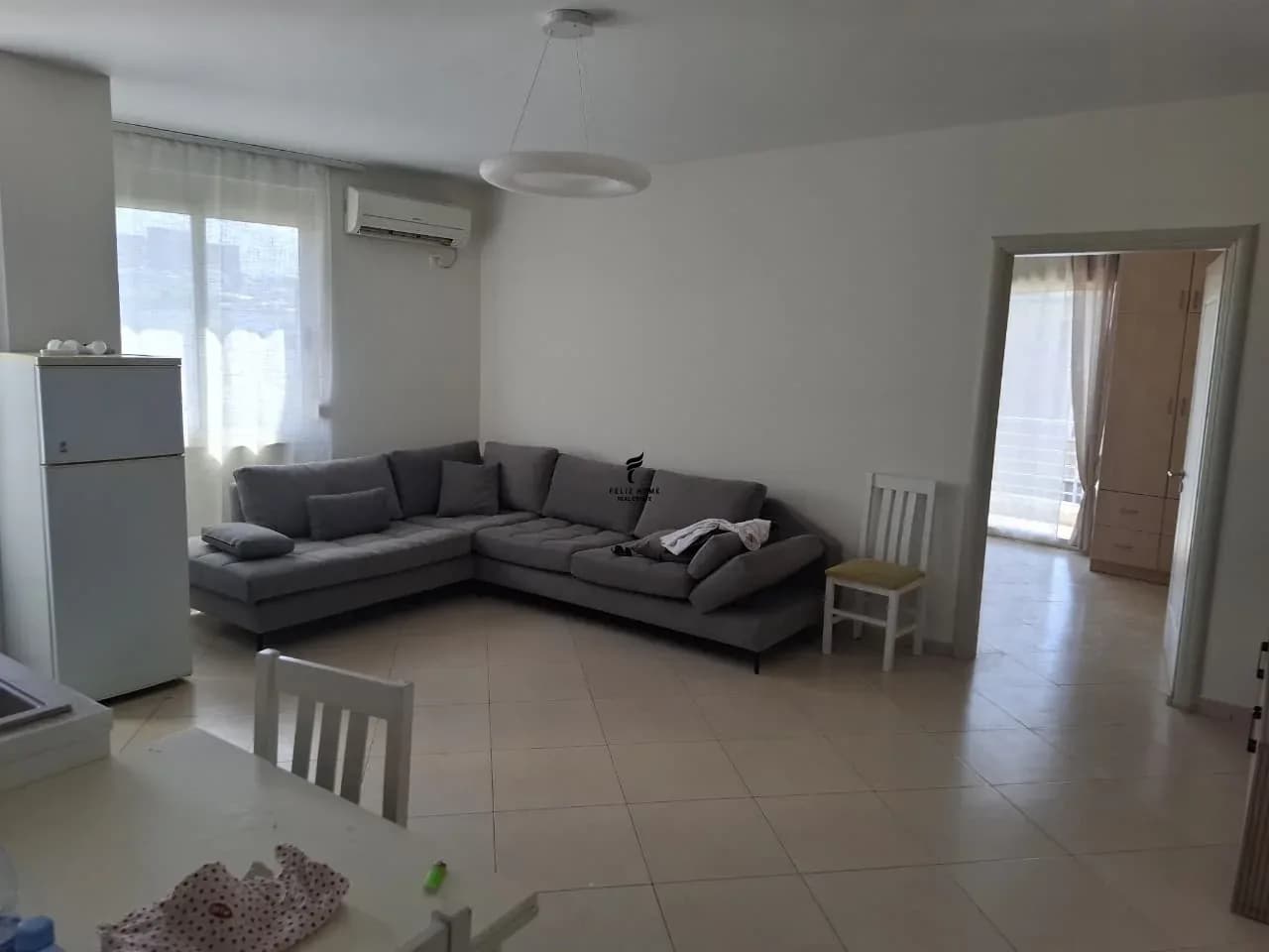 APARTAMENT ME QERA 1+1 ISH TREGU ELEKTRIK 50.000 LEKE