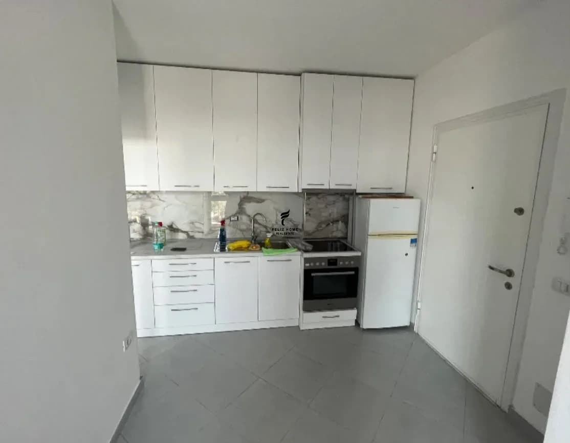 APARTAMENT ME QERA 1+1 RRUGA E DIBRES 42.000 LEKE 2