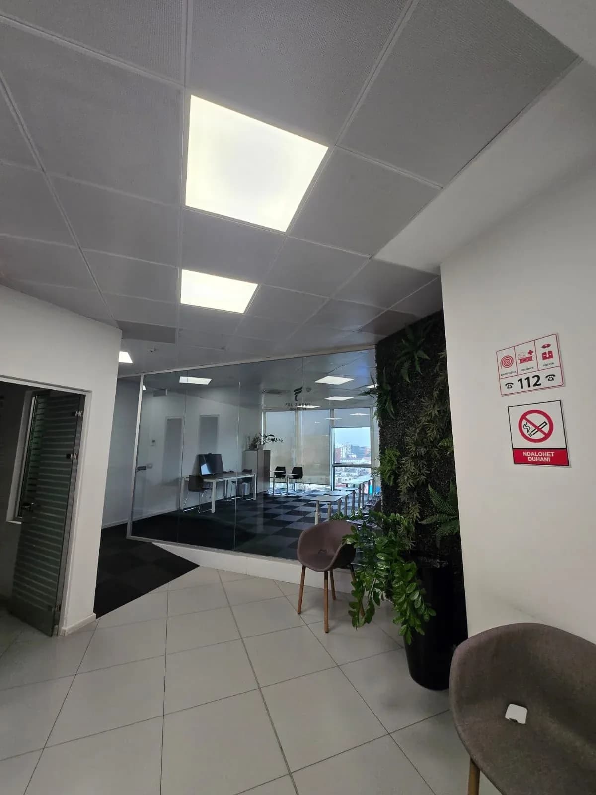ZYRE ME QERA 770 M2 ZOGU I ZI 17.700 EURO 2