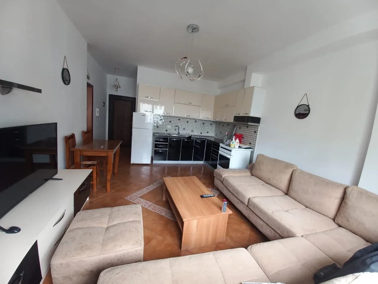 APARTAMENT ME QERA 1+1 RRUGA TEODOR KEKO 400 EURO