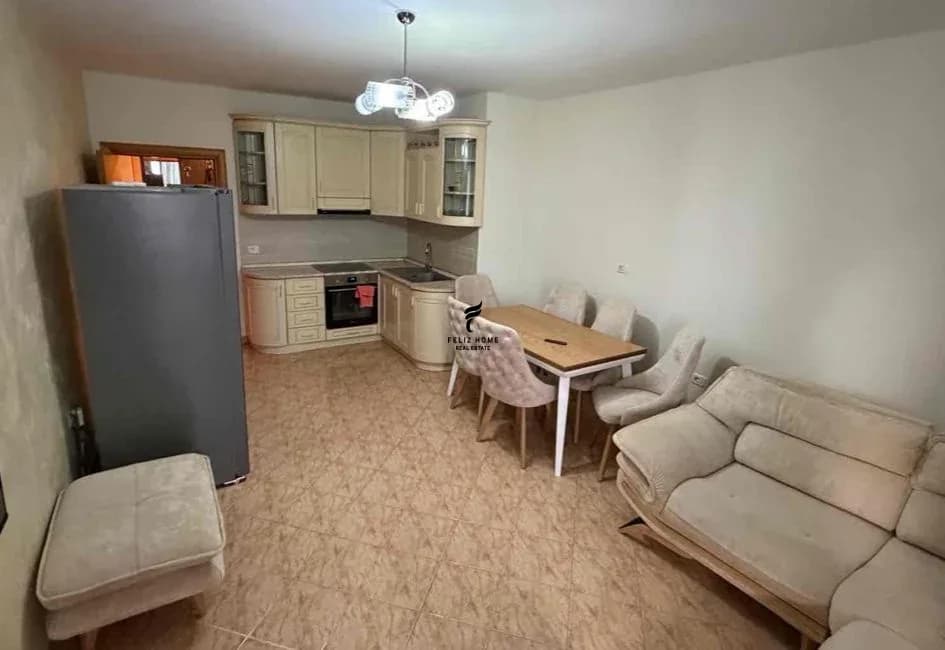 APARTAMENT ME QERA 2+1 ISH PARKU 65.000 LEKE