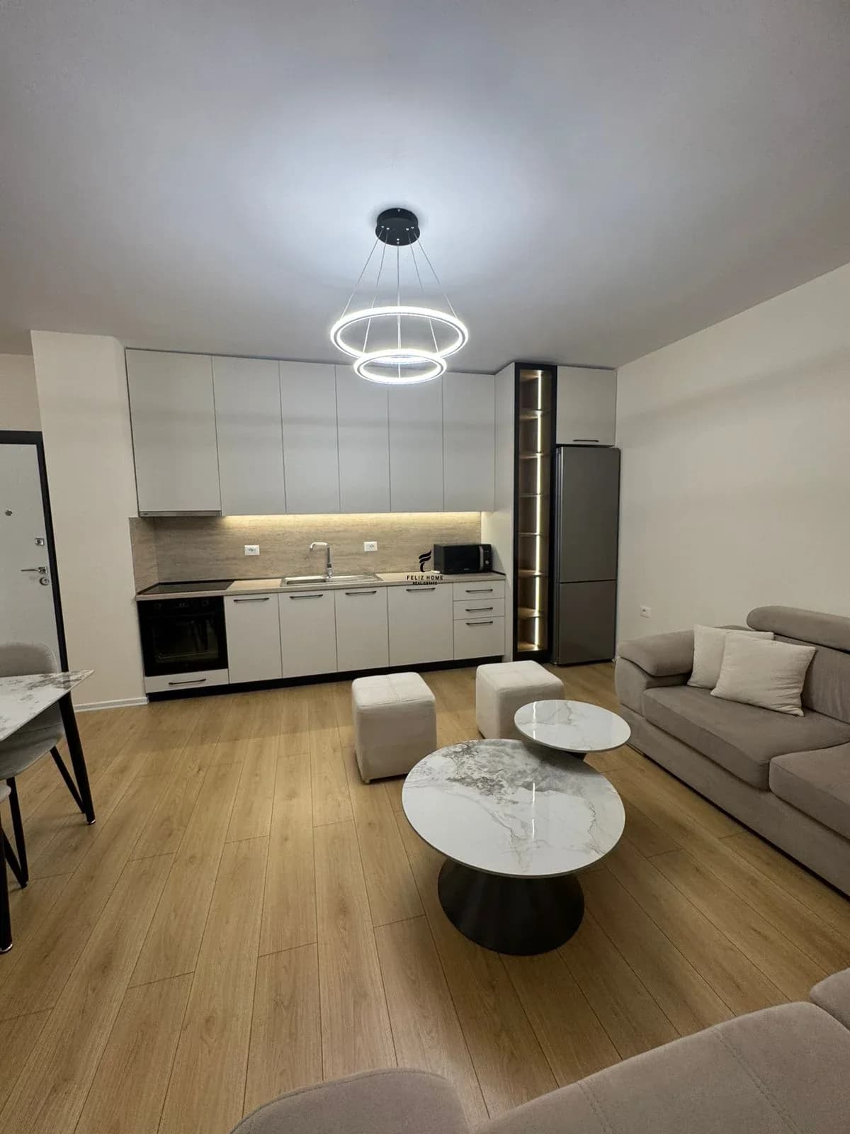 APARTAMENT ME QERA 1+1 BULEVARDI I RI 60.000 LEKE 3