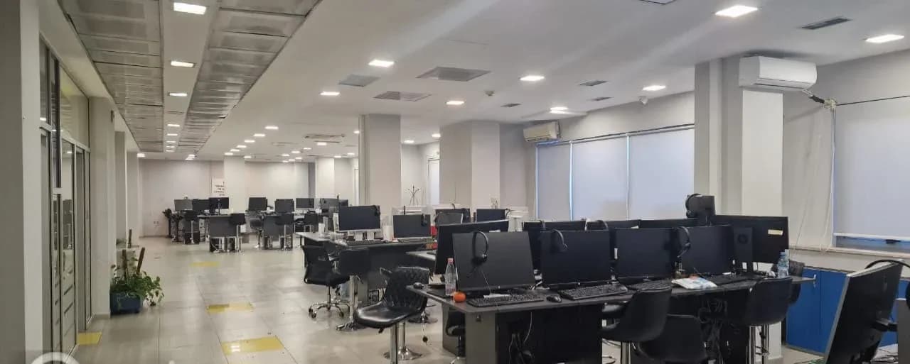 ZYRE ME QERA 916 M2 RRUGA E KAVAJES 18.000 EURO 3