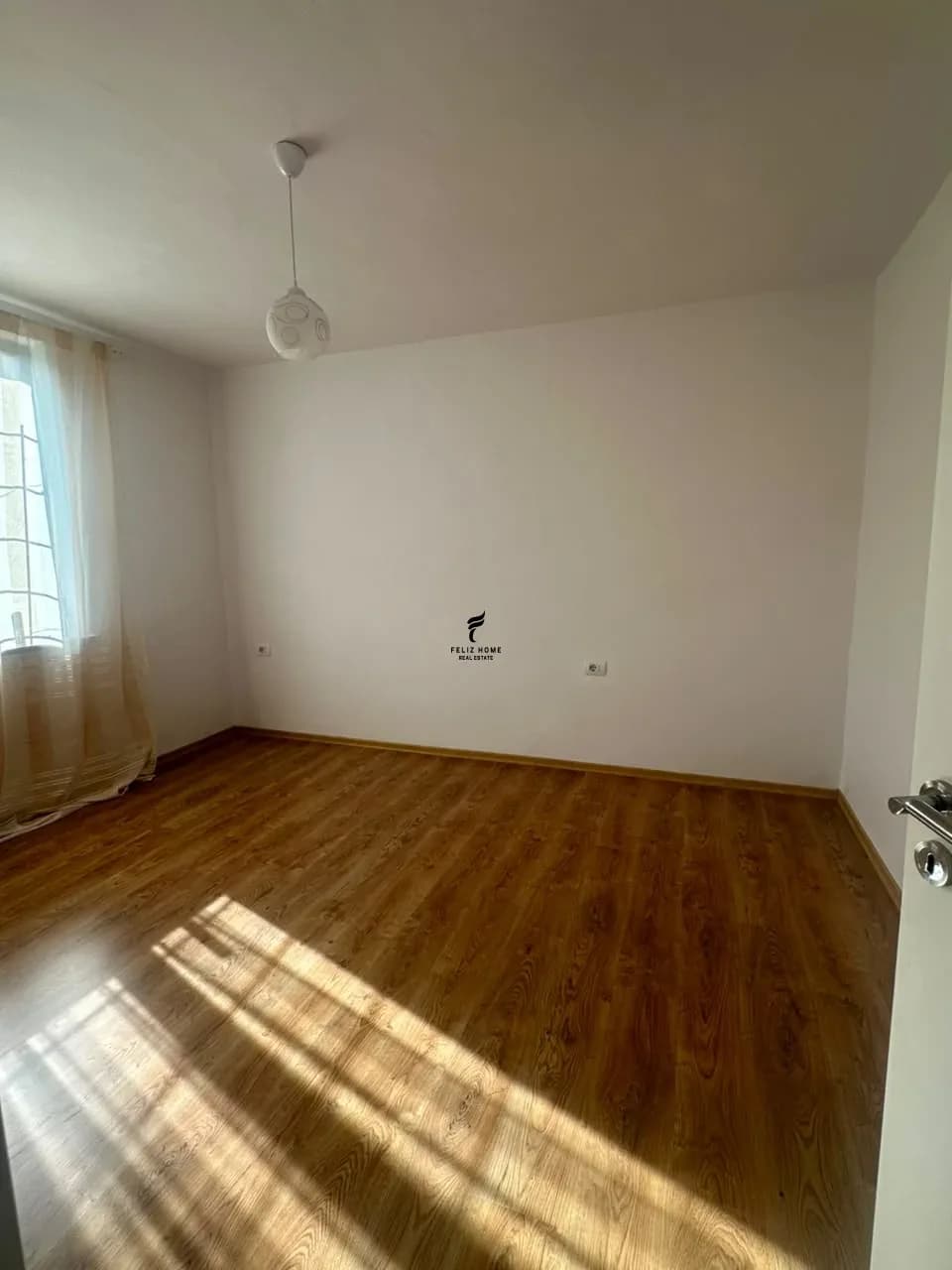 ZYRE ME QERA 50 M2 BULEVARDI ZOGU I 1 65.000 LEKE 2