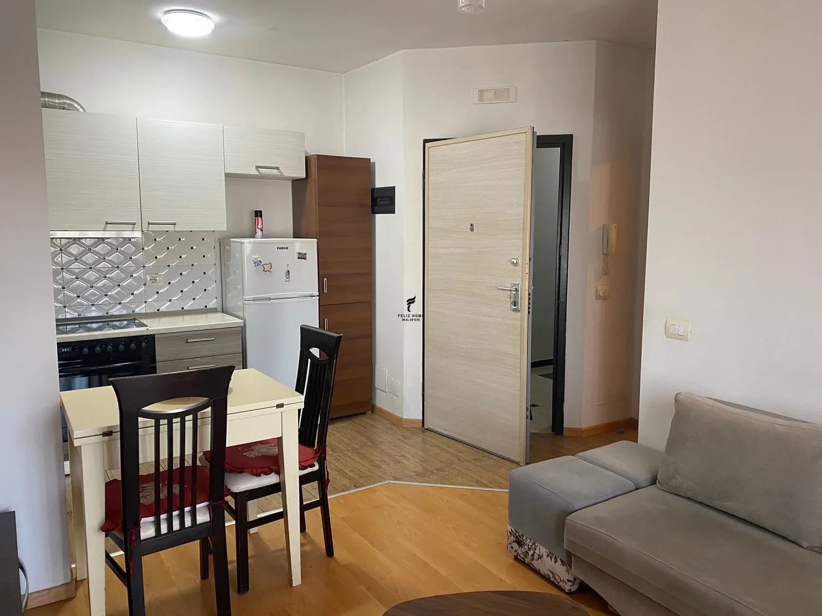 APARTAMENT ME QERA 1+1 XHAMLLIK 50.000 LEKE 3
