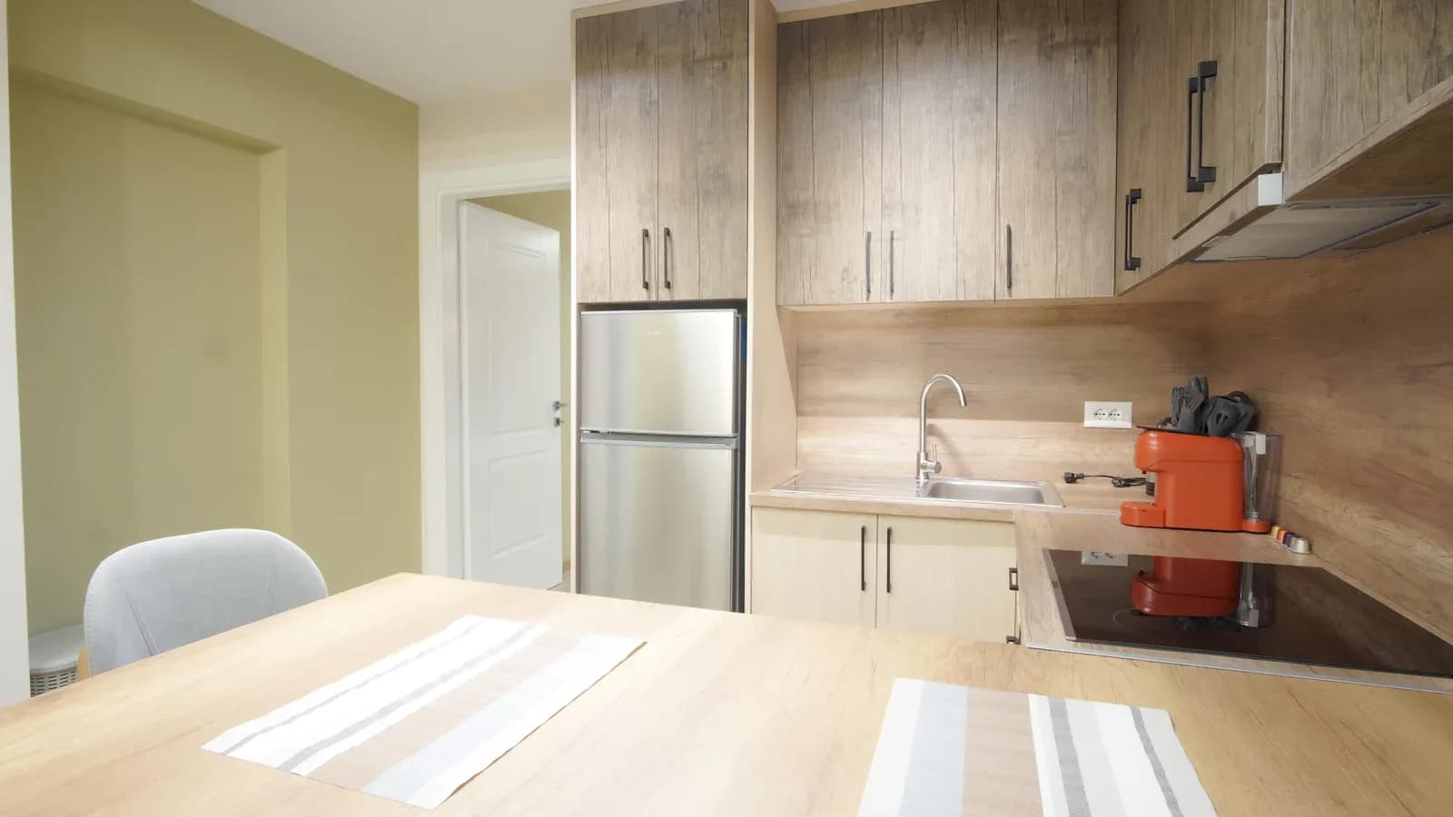 APARTAMENT ME QERA 1+1 & GARSONIERE 21 DHJETORI 1.300 EURO 4