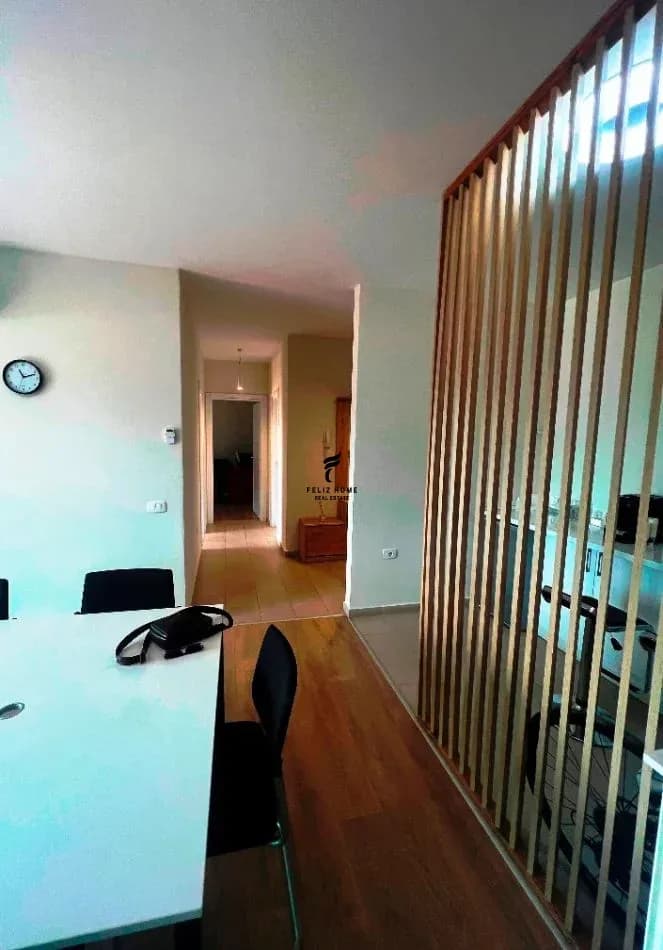ZYRE ME QERA 100 M2 RRUGA E KOSOVAREVE 1.100 EURO 4