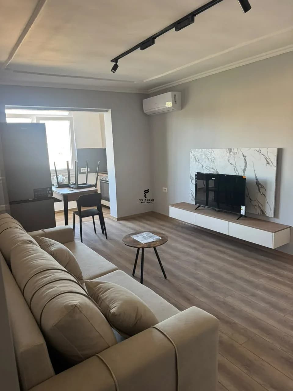 APARTAMENT ME QERA 1+1 VASIL SHANTO 65.000 LEKE 2