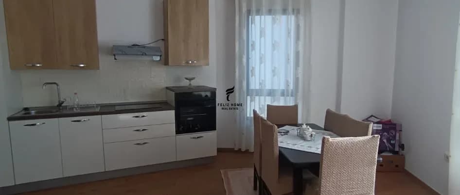 APARTAMENT ME QERA 1+1 RRUGA E DIBRES 50.000 LEKE 2