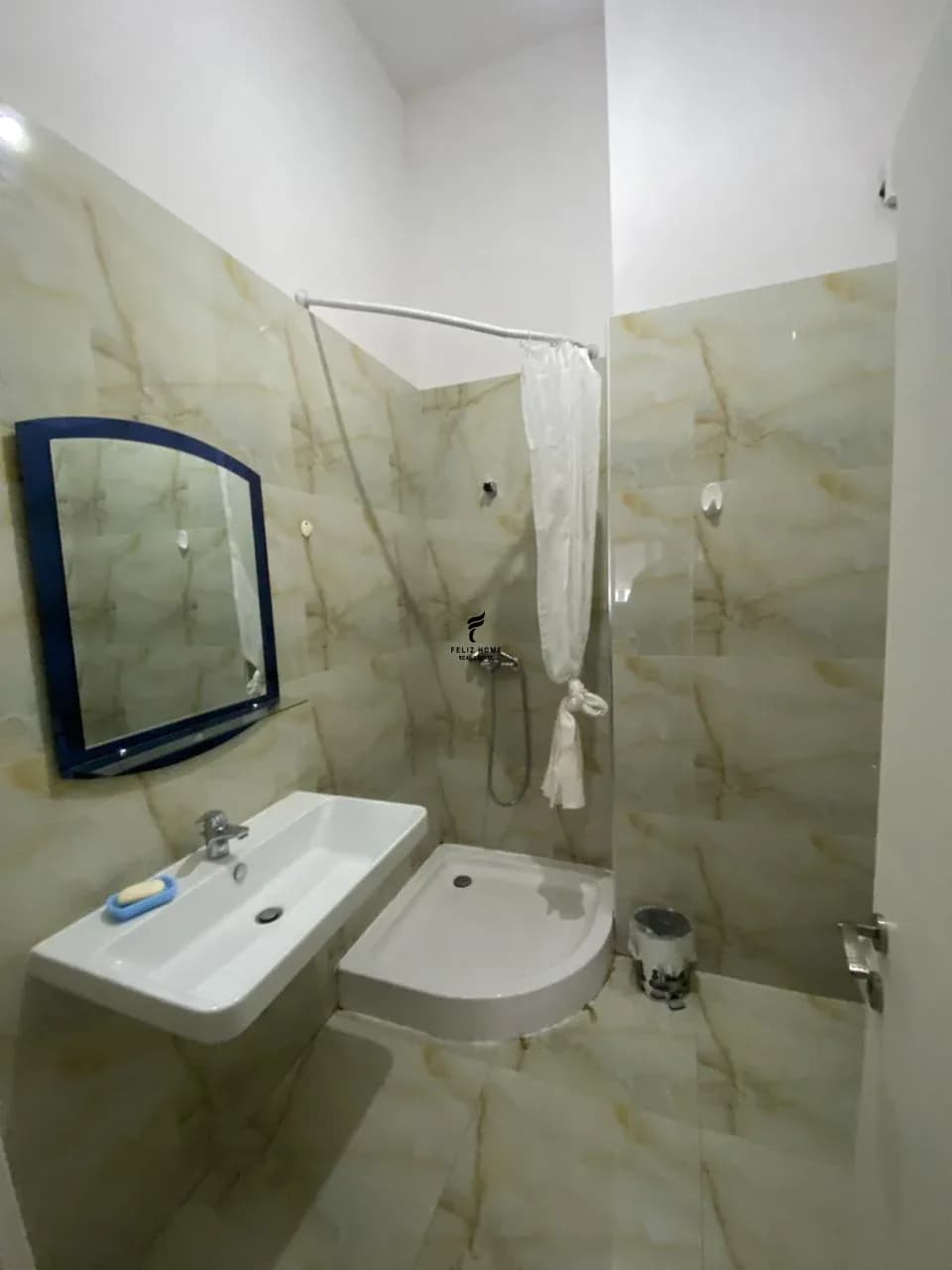 APARTAMENT ME QERA 2+1 ZOGU I ZI 90.000 LEKE 4