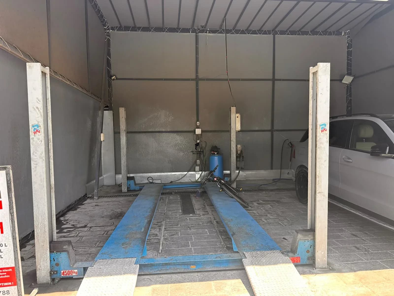 MAGAZINE ME QERA 50M2 AUTOSTRADA TIRANE-DURRES 1.000 EURO 2