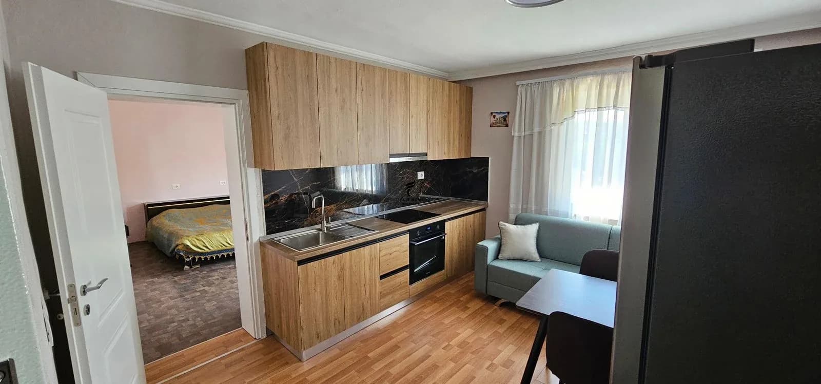 APARTAMENT ME QERA 1+1 TREGU ELEKTRIK 50.000 LEKE 2
