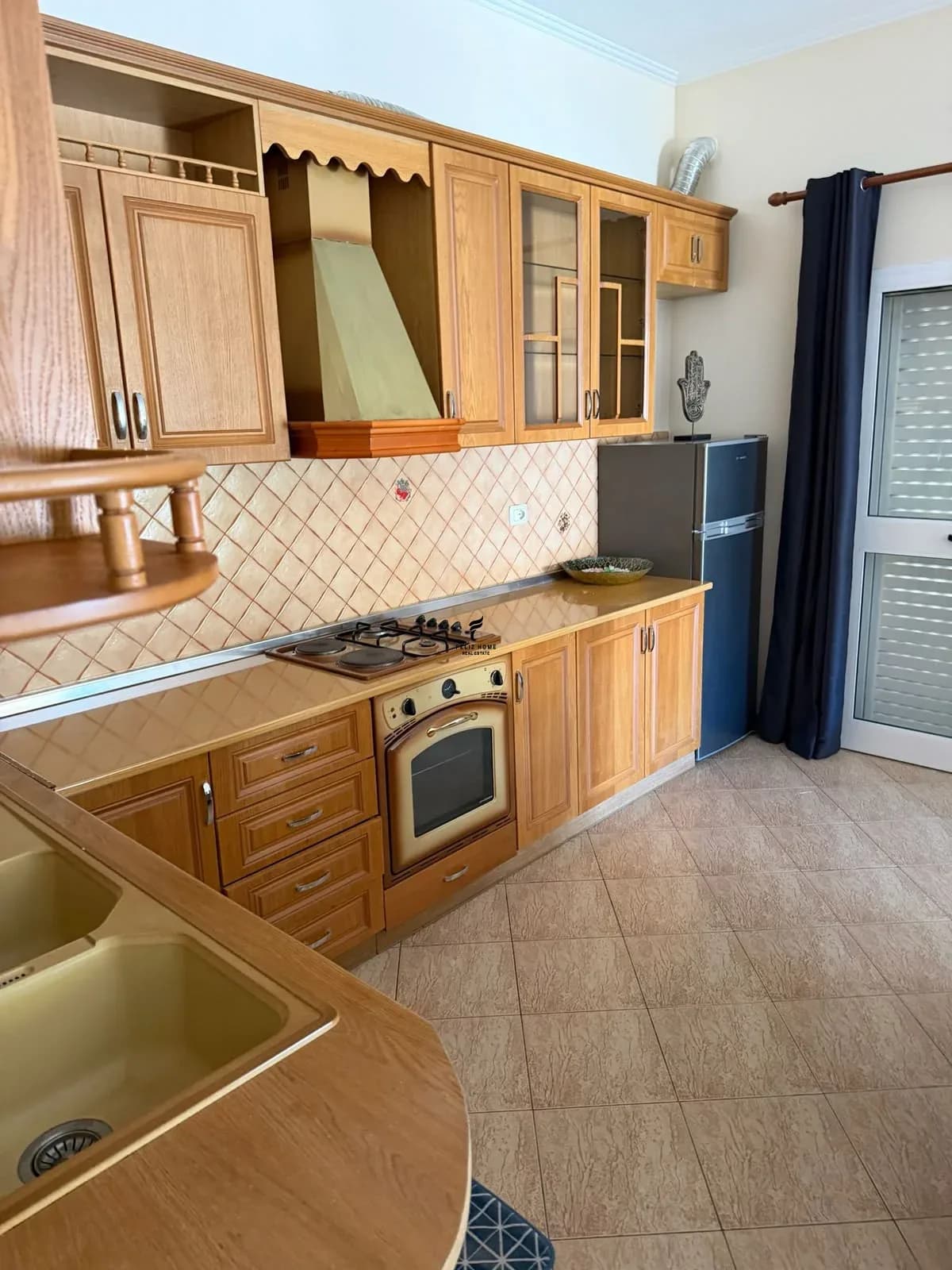 APARTAMENT ME QERA 3+1 ALLIAS 550 EURO 4