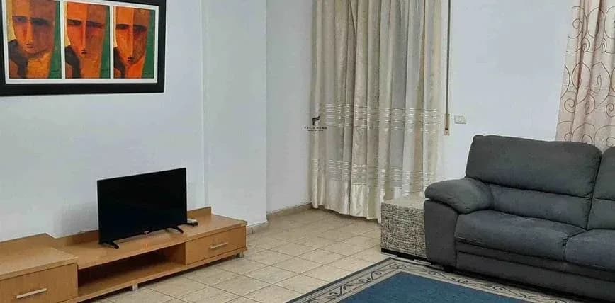 APARTAMENT ME QERA 1+1 QENDER 60.000 LEKE
