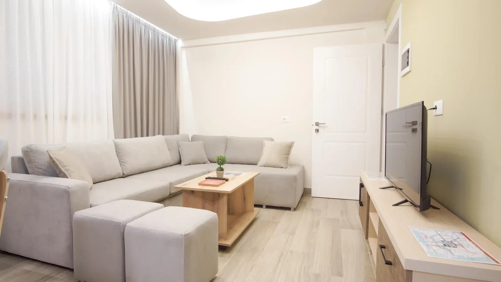APARTAMENT ME QERA 1+1 & GARSONIERE 21 DHJETORI 1.300 EURO