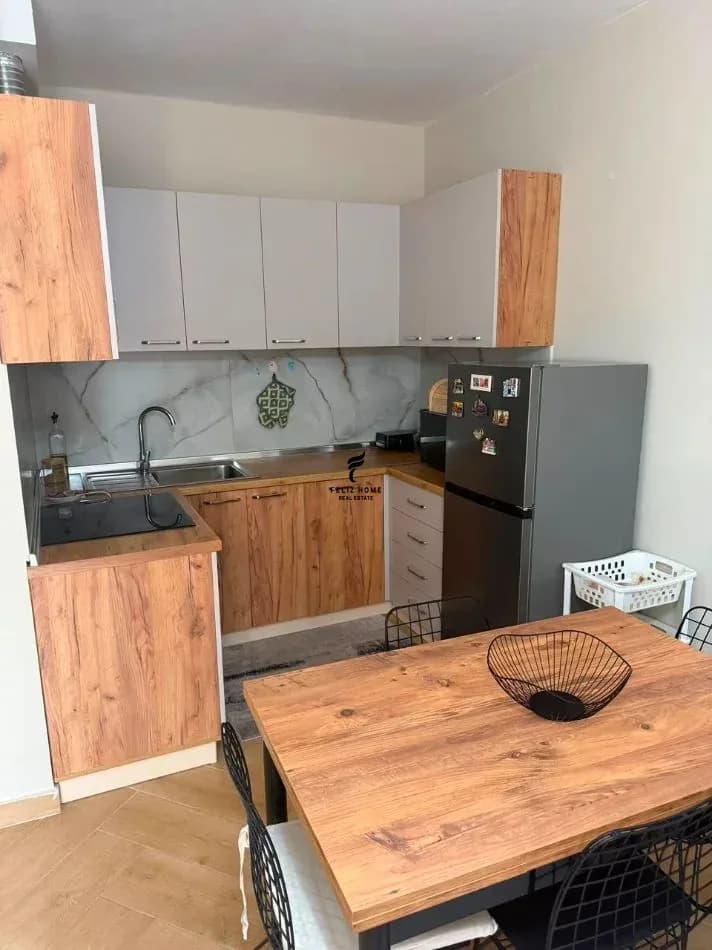 APARTAMENT ME QERA 1+1 RRUGA E ELBASANIT 65.000 LEKE 2