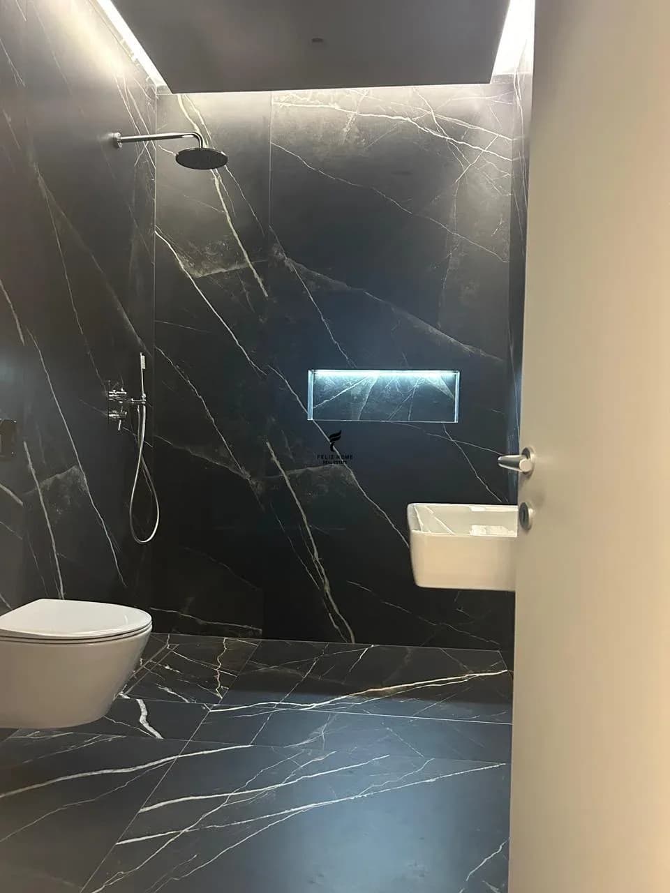 ZYRE ME QERA 116M2 KOMUNA E PARISIT 1.700 EURO 4