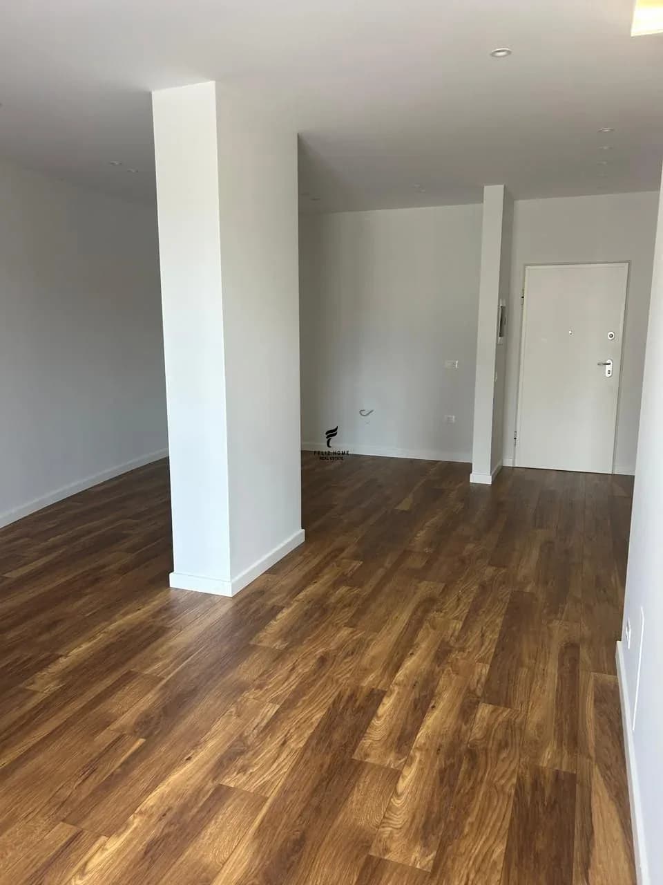 ZYRE ME QERA 116 M2 RRUGA E KOSOVAREVE 170.000 LEKE 2