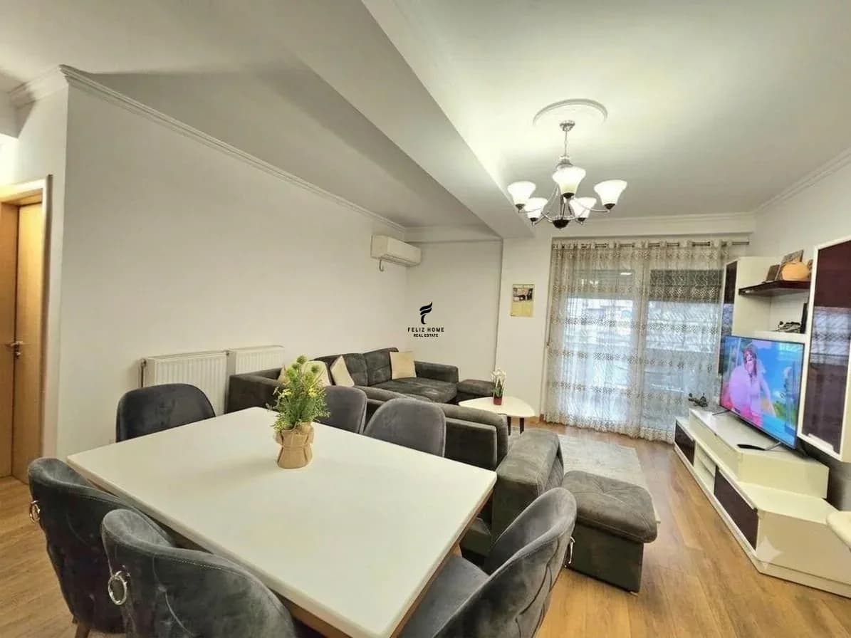 APARTAMENT ME QERA 2+1 KOPSHTI BOTANIK 70.000 LEKE 2