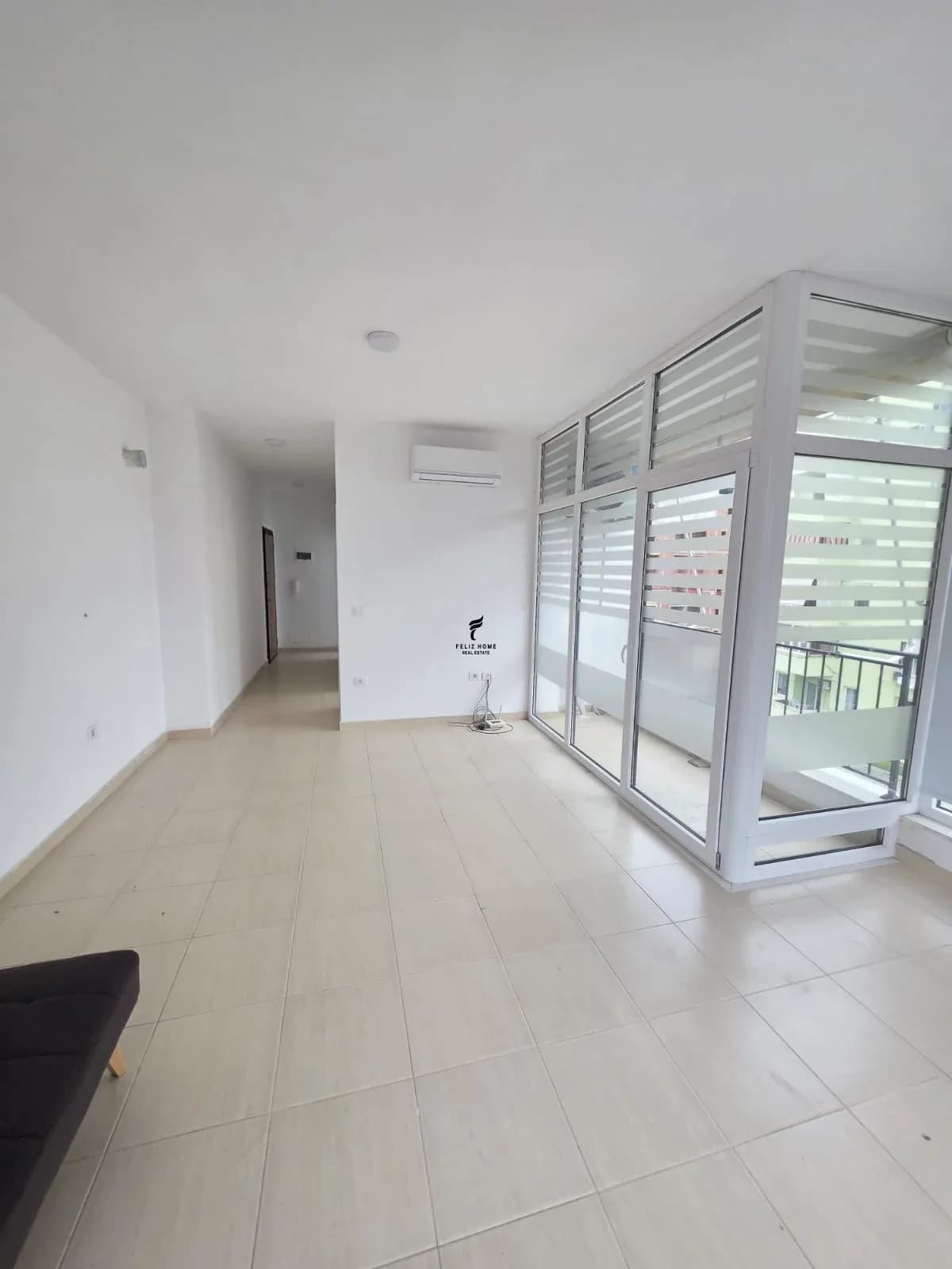 ZYRE ME QERA 60M2 BULEVARDI RI 44.000 LEKE 2