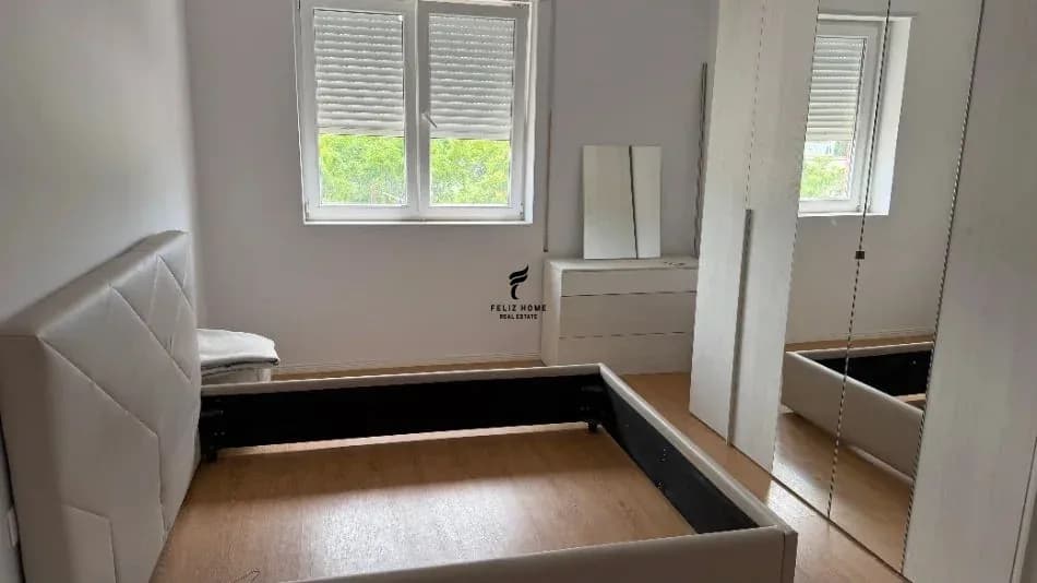 APARTAMENT ME QERA 2+1 RRUGA E DIBRES 55.000 LEKE 3