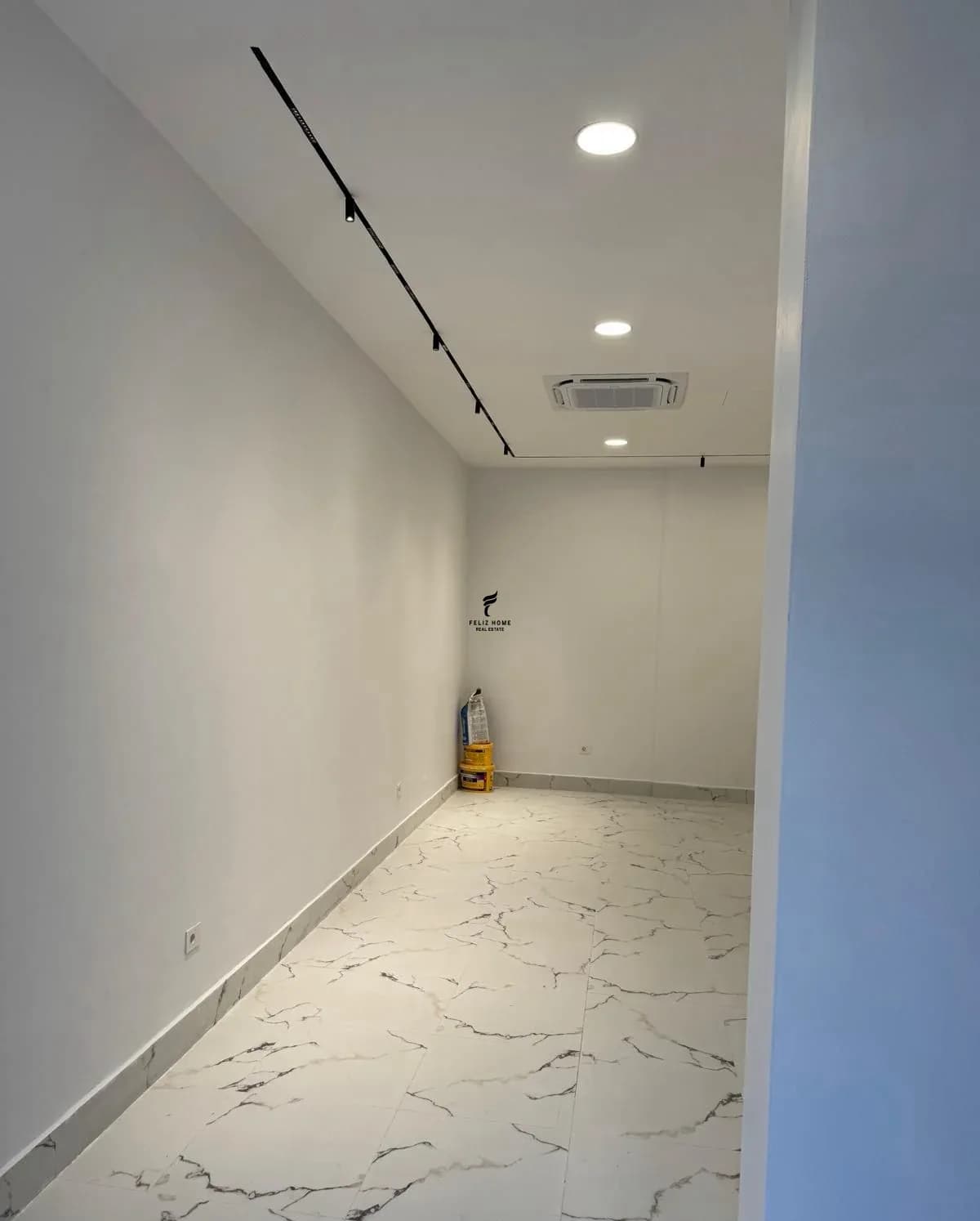 SHITET DYQAN 38 M2 MINE PEZA 175.000 EURO 2