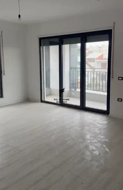 ZYRE ME QERA 126 M2 BULEVARDI RI 80.000 LEKE 2