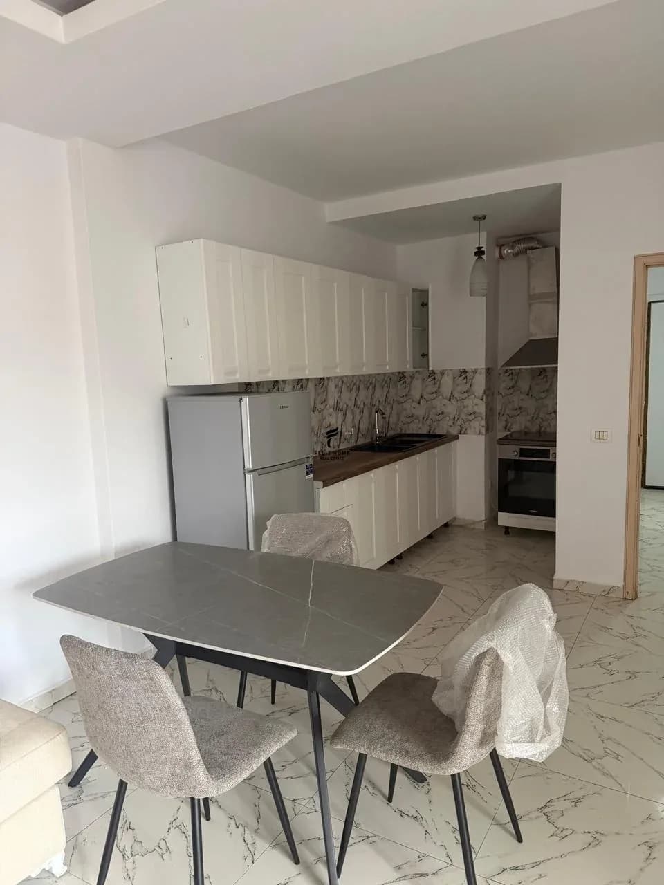 APARTAMENT ME QERA 1+1 RRUGA E KAVAJES 50.000 LEKE 3