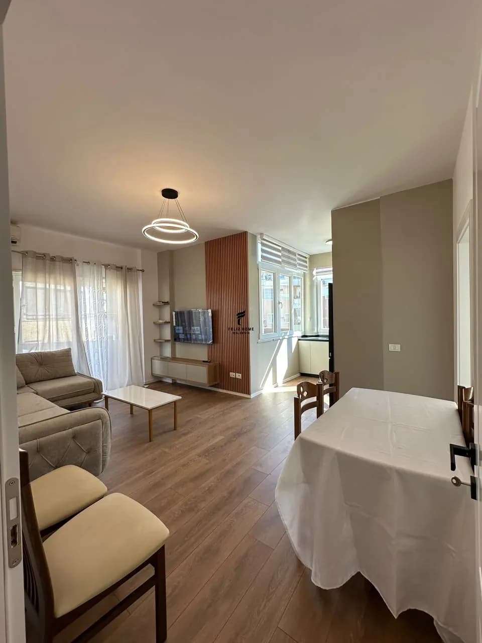 APARTAMENT ME QERA 2+1 KOPSHTI ZOOLOGJIK 90.000 LEKE 2