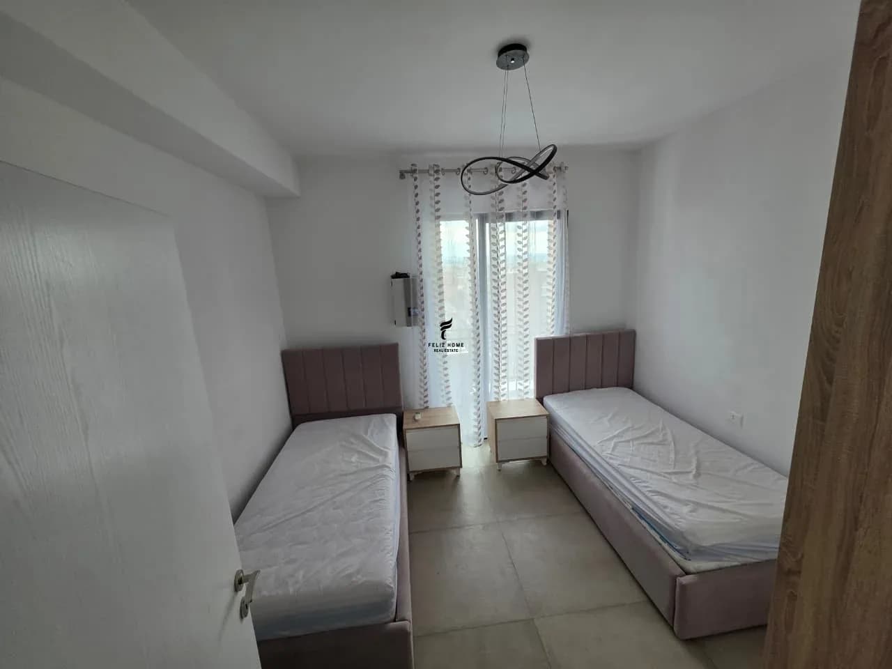 APARTAMENT ME QERA 2+1 RRUGA E DIBRES 60.000 LEKE 4