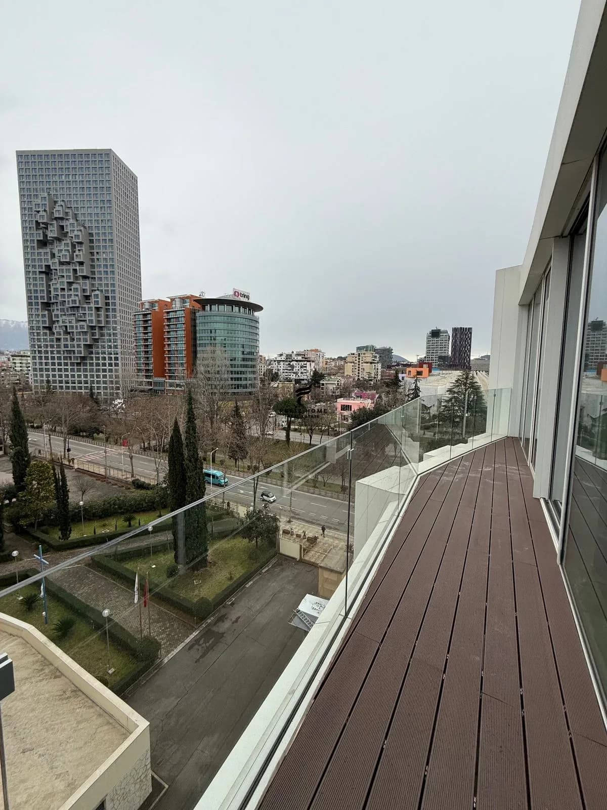 ZYRE ME QERA 496 M2 QENDER 12.500 EURO 4
