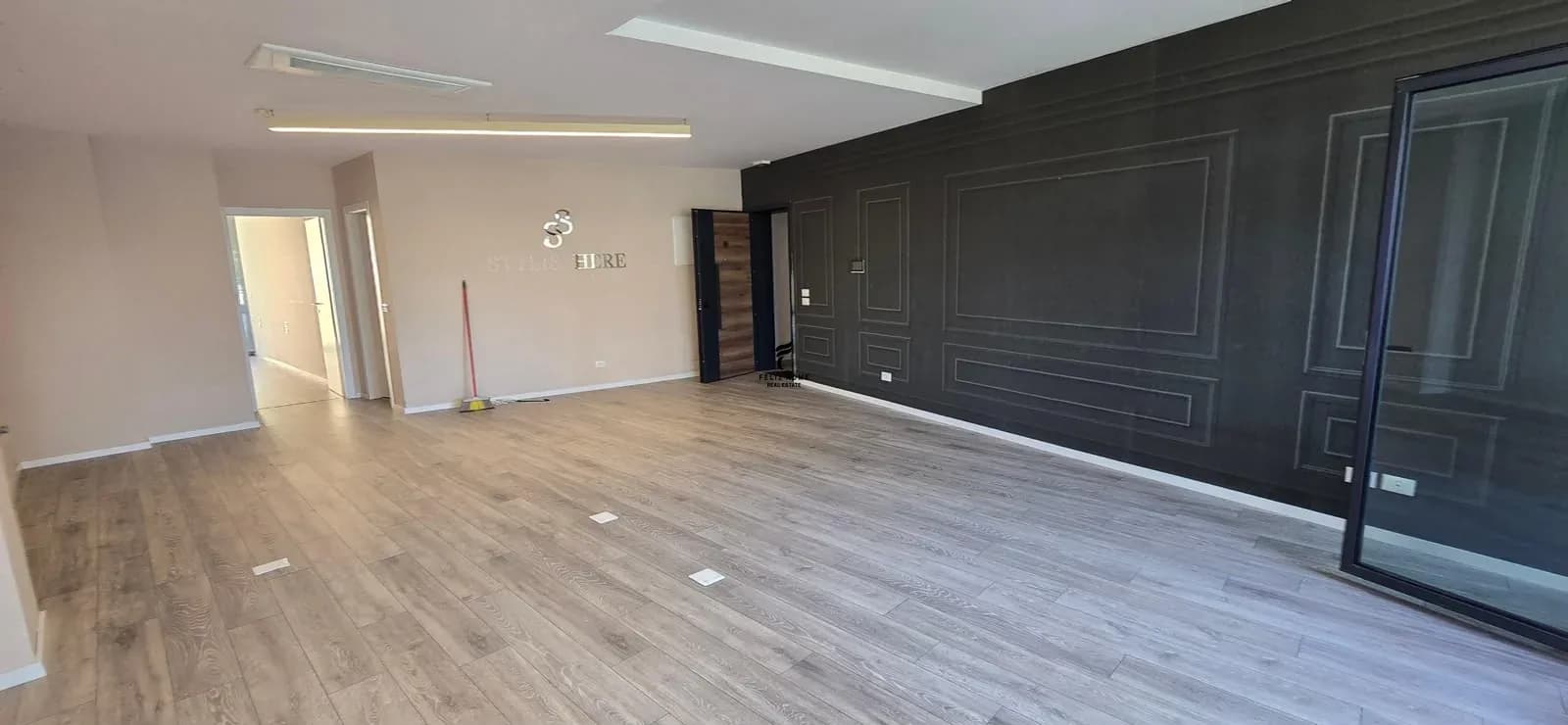ZYRE ME QERA 102M2 LAKE VIEW 150.000 LEKE 3