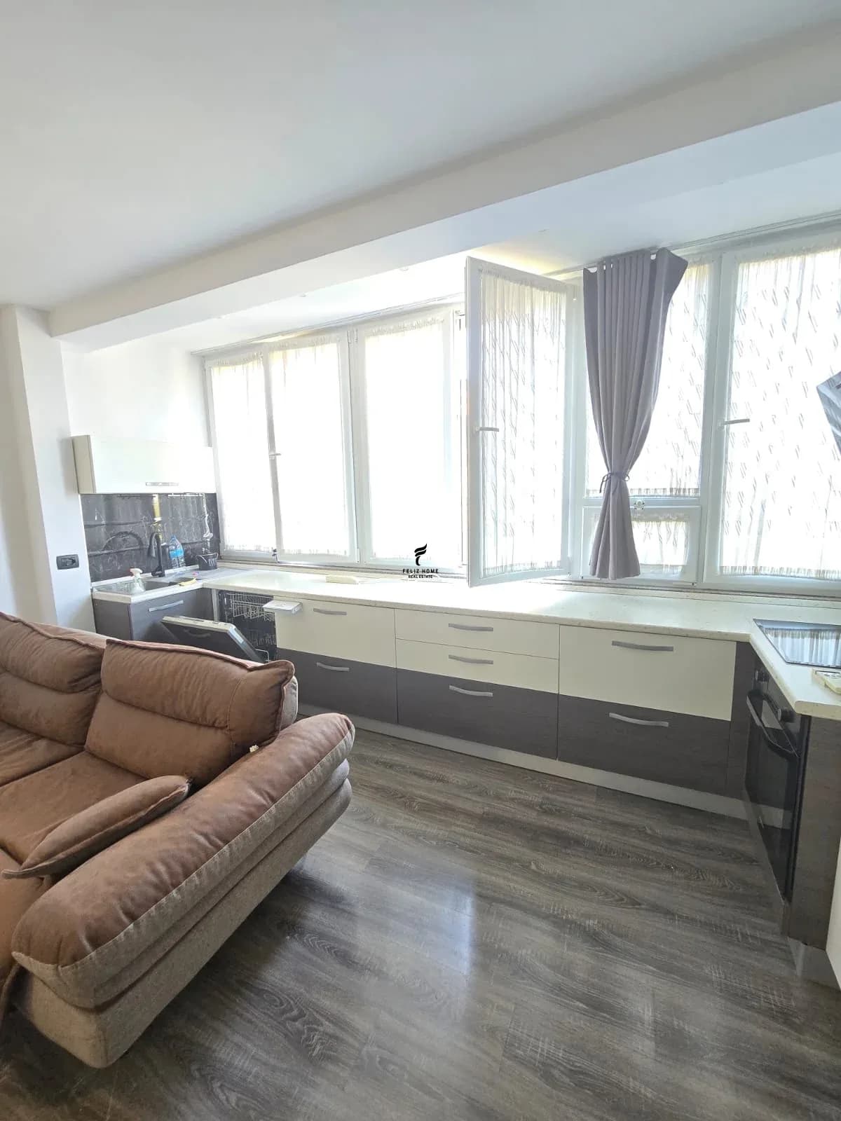 SHITET APARTAMENT 2+1 ISH FUSHA E AVIACIONIT 185.000 EURO 2