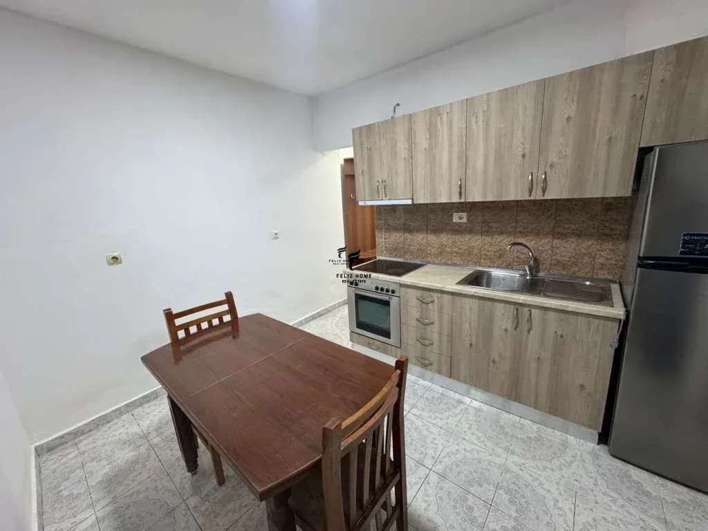APARTAMENT ME QERA 1+1 VASIL SHANTO 40.000 LEKE