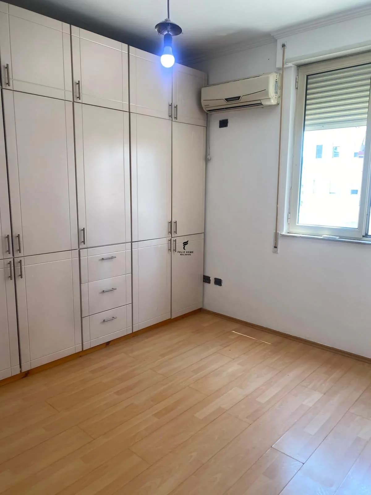 APARTAMENT ME QERA 2+1 PAZARI RI 70.000 LEKE 3