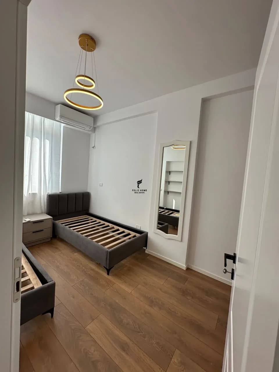 APARTAMENT ME QERA 2+1 KOPSHTI ZOLOGJIK 90.000 LEKE 4