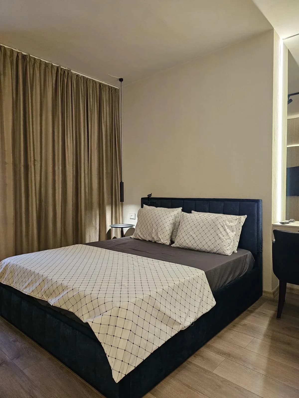 GARSIONERE ME QERA 39 M2 PAZARI I RI 50.000 LEKE 2