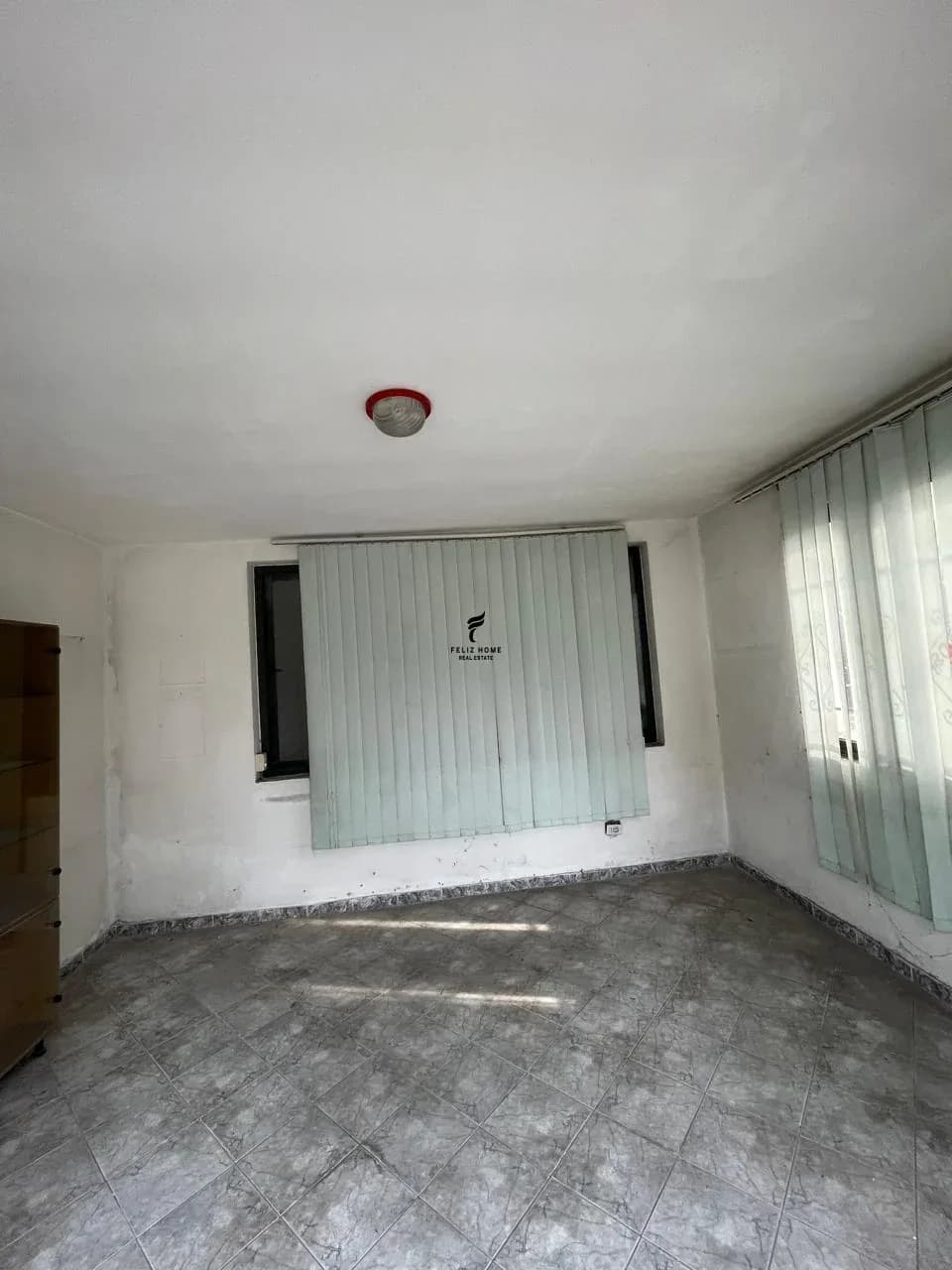 KAPANON ME QERA 560 M2 AUTOSTRADA TIRANE-DURRES 3.900 EURO 4