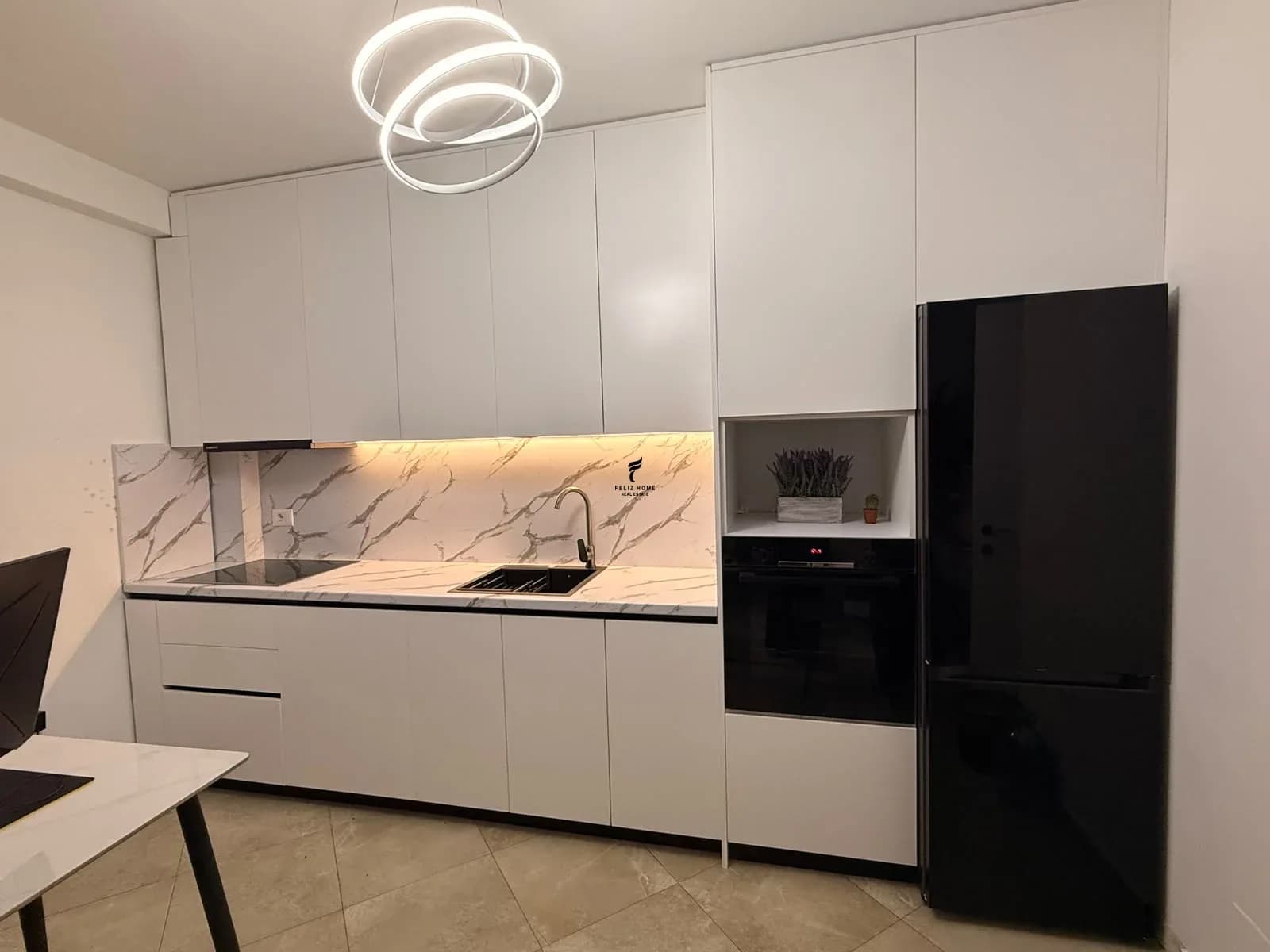 APARTAMENT ME QERA 2+1 RRUGA E BARRIKADAVE 80.000 LEKE 3
