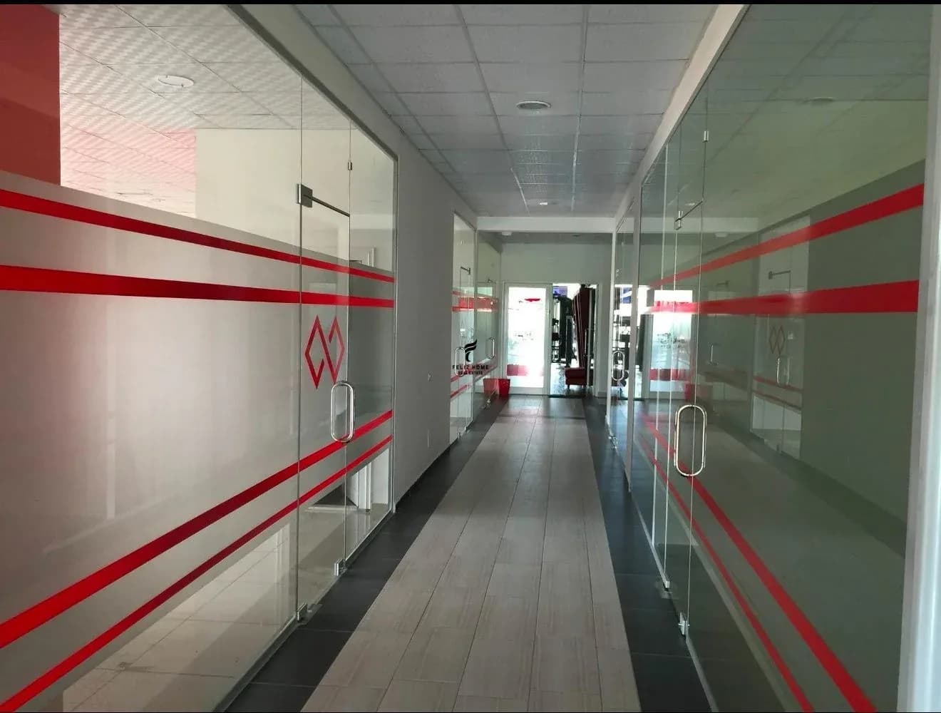 ZYRE ME QERA 250 M2 BULEVARDI I RI 70.000 LEKE