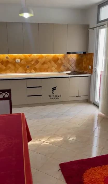 APARTAMENT ME QERA 1+1 MYSLYM SHYRI 60.000 LEKE 3