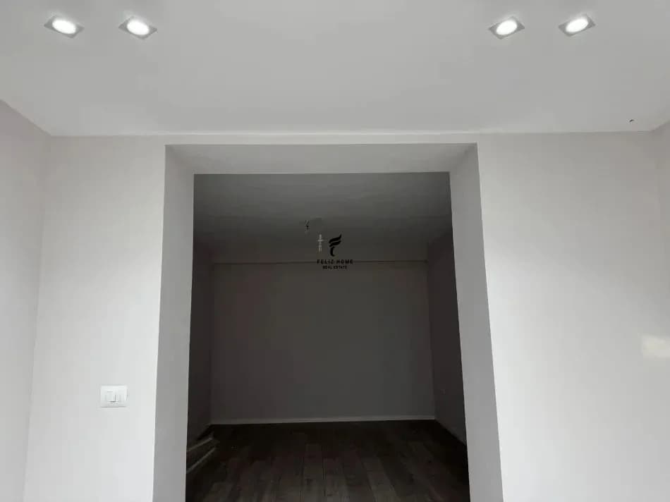 AMBIENT BIZNESI ME QERA 73M2 RRUGA E ELBASANIT 1.500 EURO 3