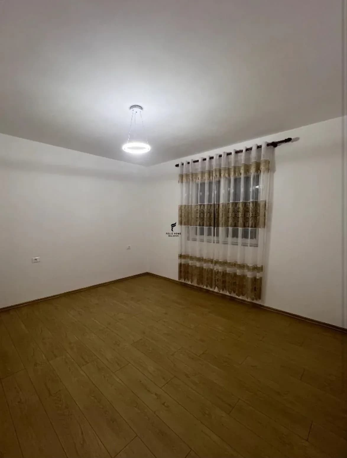 APARTAMENT ME QERA 2+1 YZBERISHT 40.000 LEKE 3