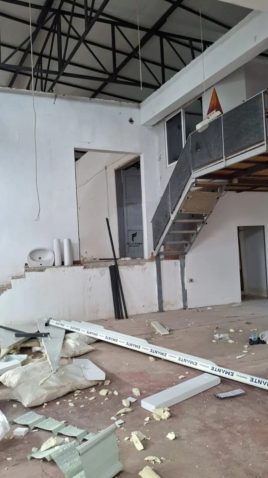 MAGAZINE ME QERA 500M2 KOMBINAT 2.500 EURO 4