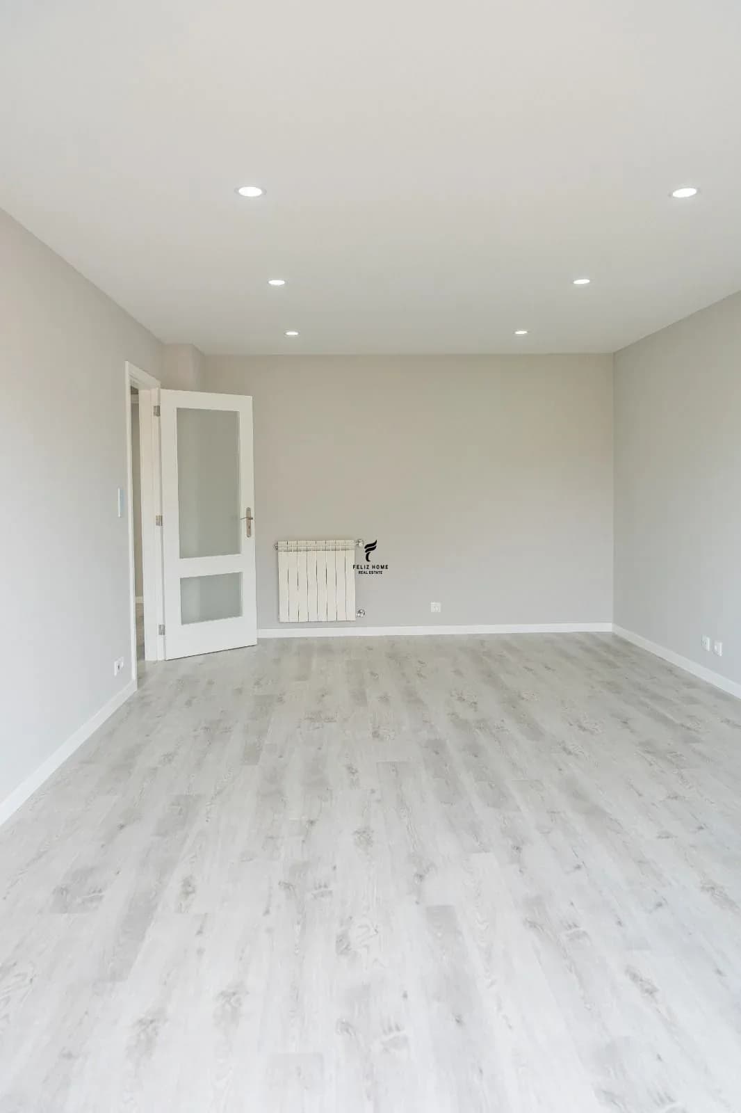 AMBIENT BIZNESI ME QERA 125 M2 LAPRAKE 1.000 EURO 1