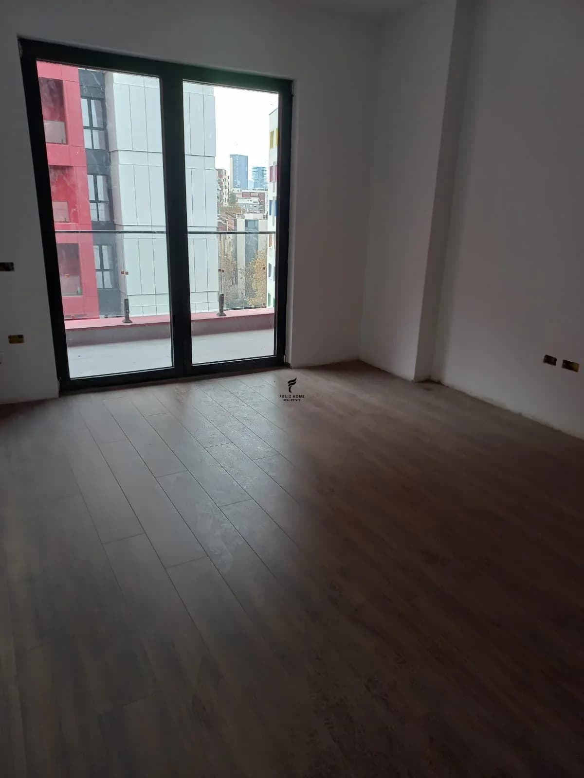 ZYRE ME QERA 70 M2 RRUGA E DIBRES 700 EURO 3