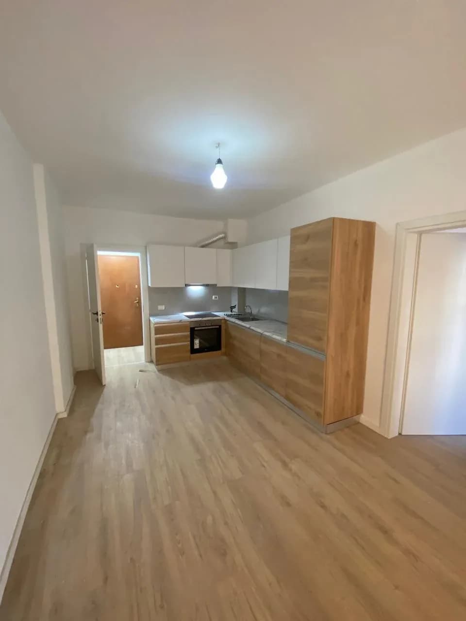 SHITET APARTAMENT 2+1 5 MAJ 140.000 EURO