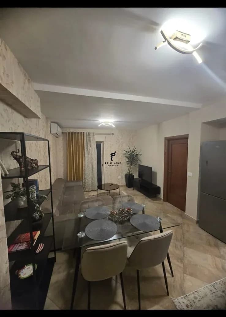 APARTAMEMT ME QERA 1+1 RRUGA E BARRIKADAVE 65.000 LEKE