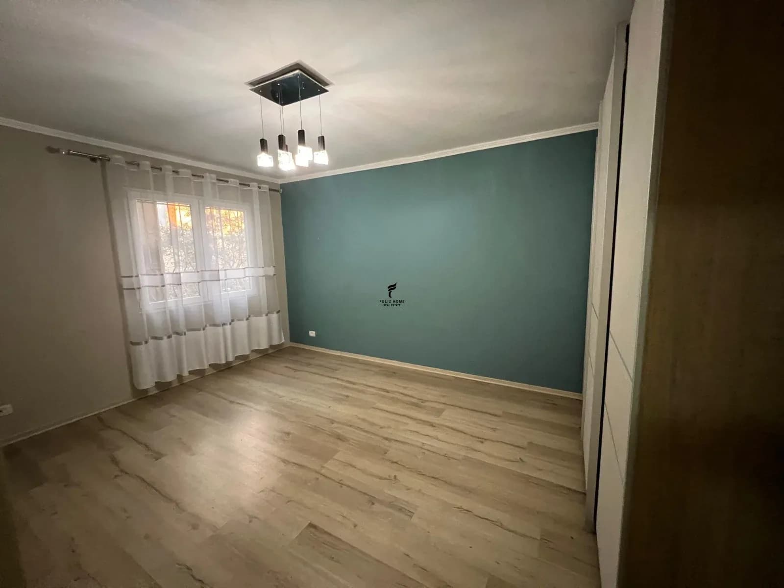 APARTAMENT ME QERA 3+1+2 LAPRAKE 60.000 LEKE 4