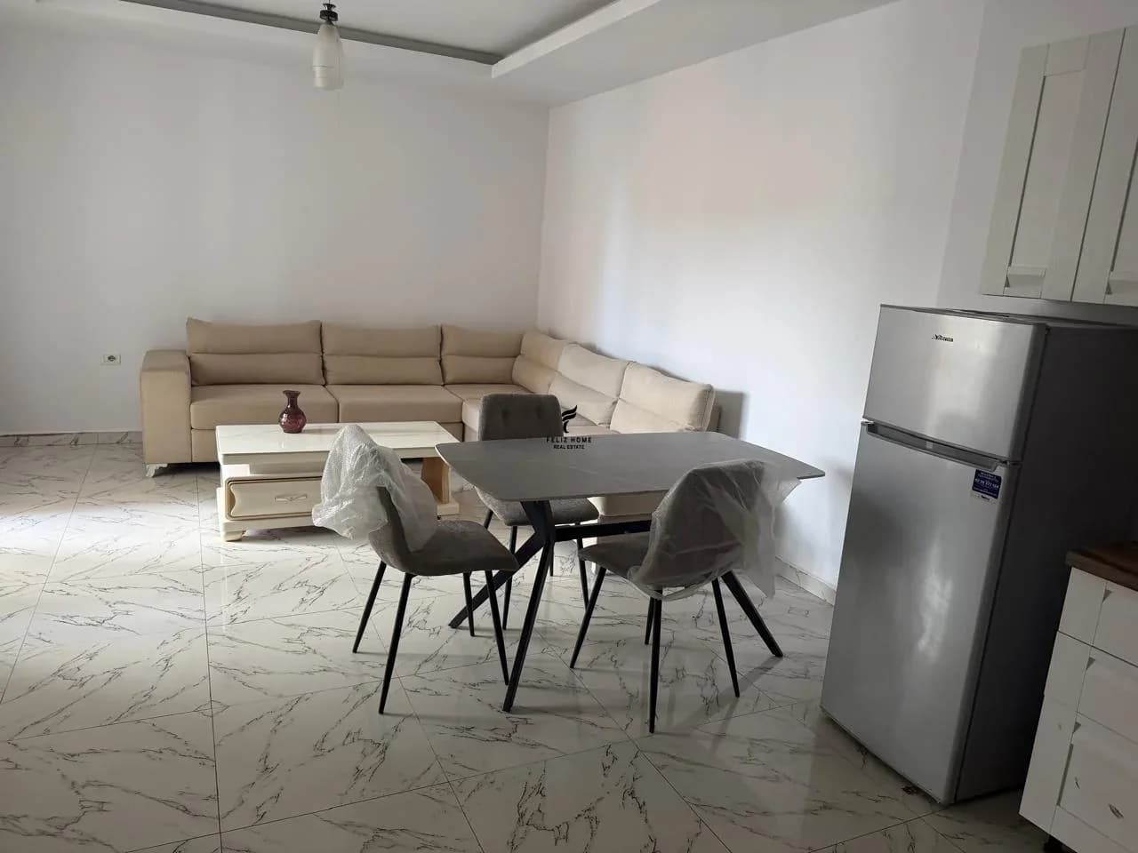 APARTAMENT ME QERA 1+1 RRUGA E KAVAJES 50.000 LEKE 2